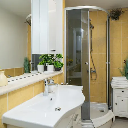 Sunset Apartment *